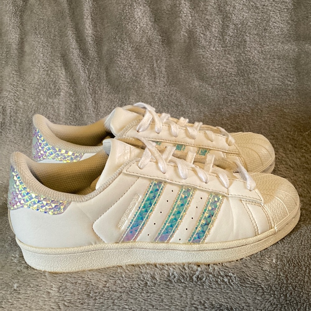 / for $25 ADIDAS Superstar 3D Hologram 2.0 Iridescent Shoes Big Kids Size 5.5